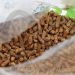 Pellet drzewny Igła worek z bliska