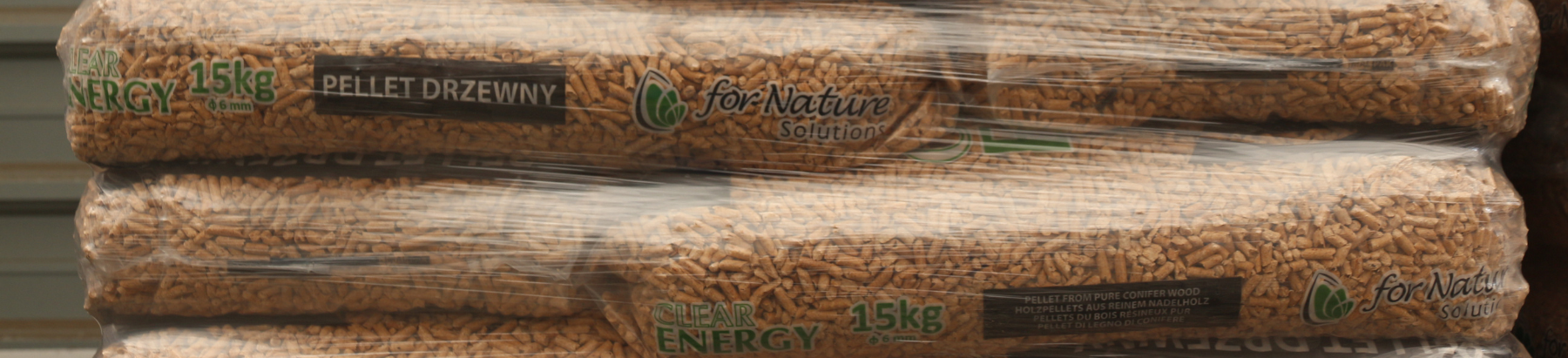 worki pelletu clear energy na palecie pelletu